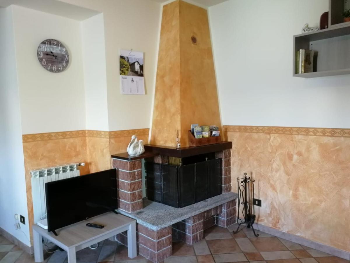 L'Antico Borgo, Un Mix Di Storia E Romanticismo Vila Lierna Exterior foto