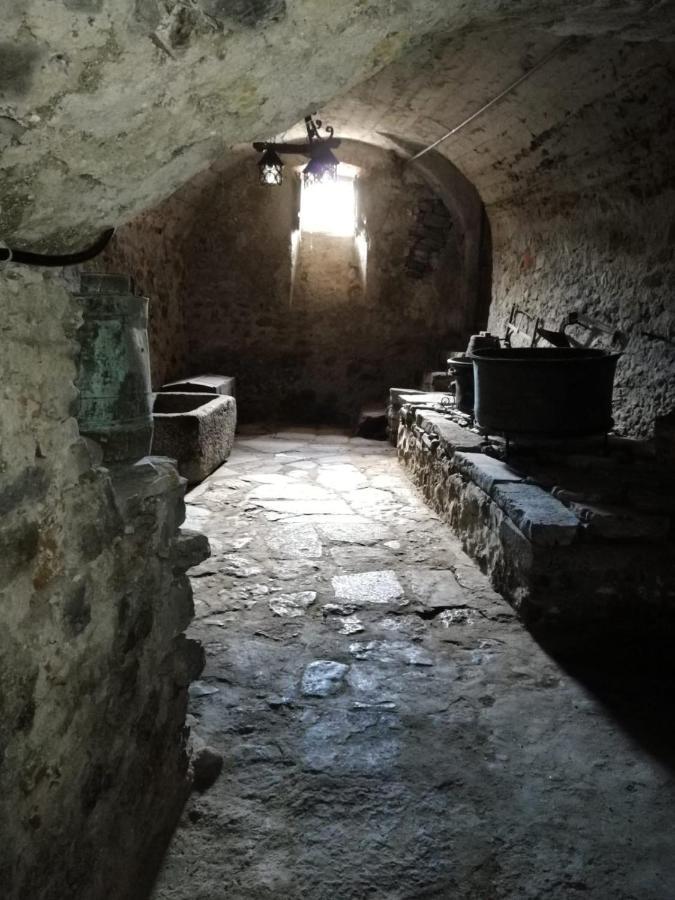 L'Antico Borgo, Un Mix Di Storia E Romanticismo Vila Lierna Exterior foto