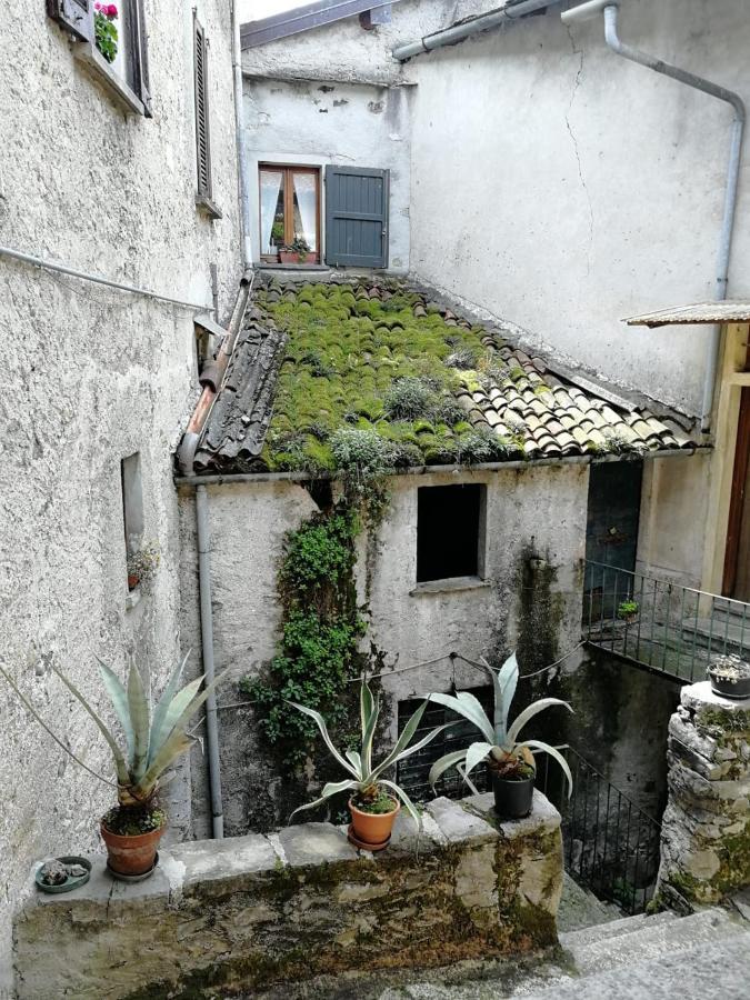 L'Antico Borgo, Un Mix Di Storia E Romanticismo Vila Lierna Exterior foto