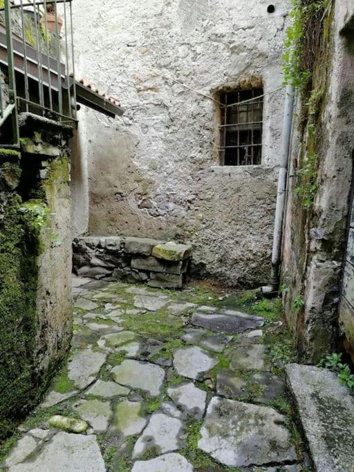 L'Antico Borgo, Un Mix Di Storia E Romanticismo Vila Lierna Exterior foto