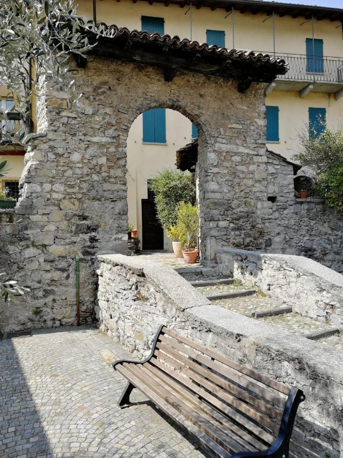 L'Antico Borgo, Un Mix Di Storia E Romanticismo Vila Lierna Exterior foto